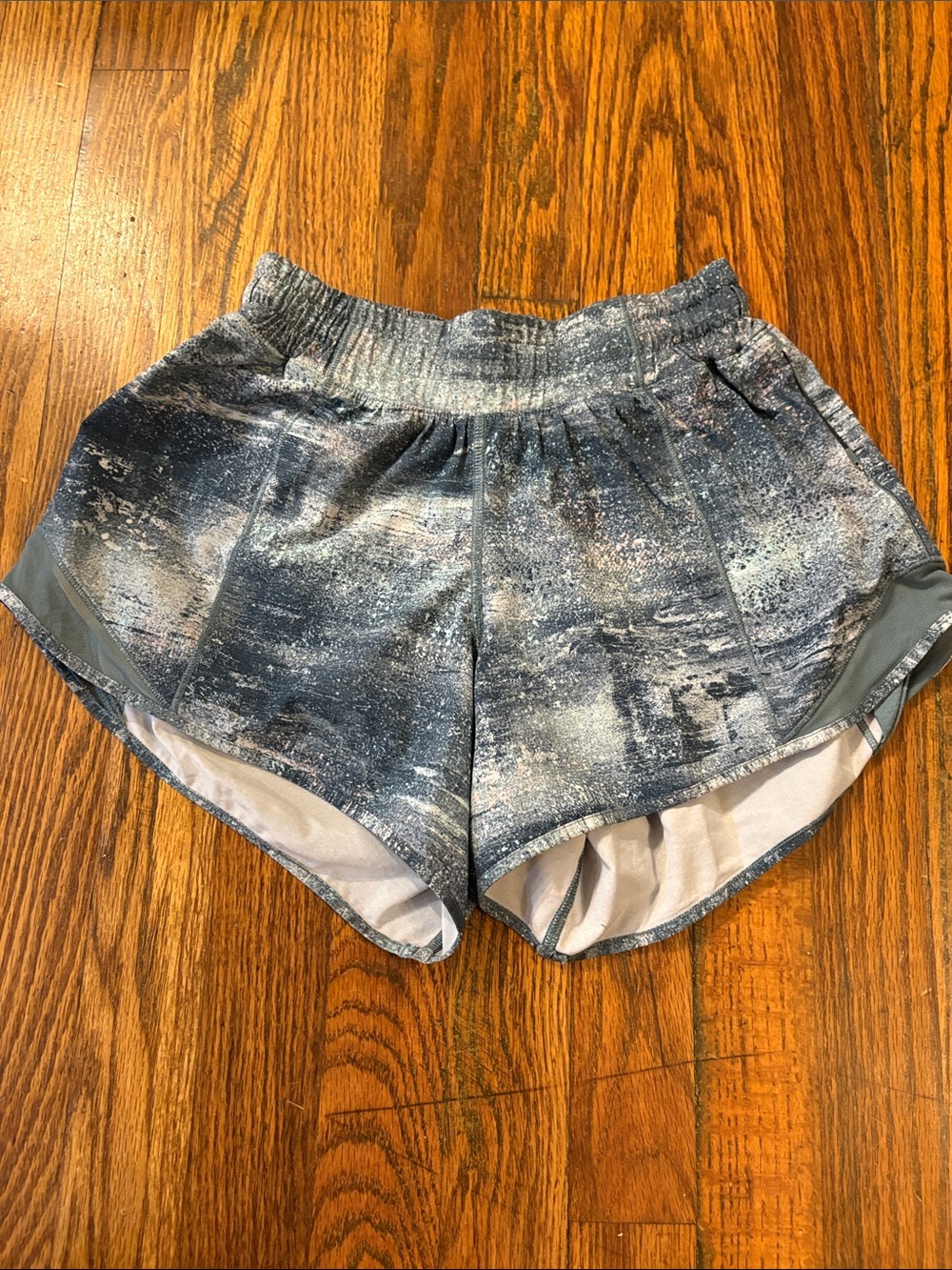 🎉lululemon athletica Blue Gray Marbled Athletic Shorts